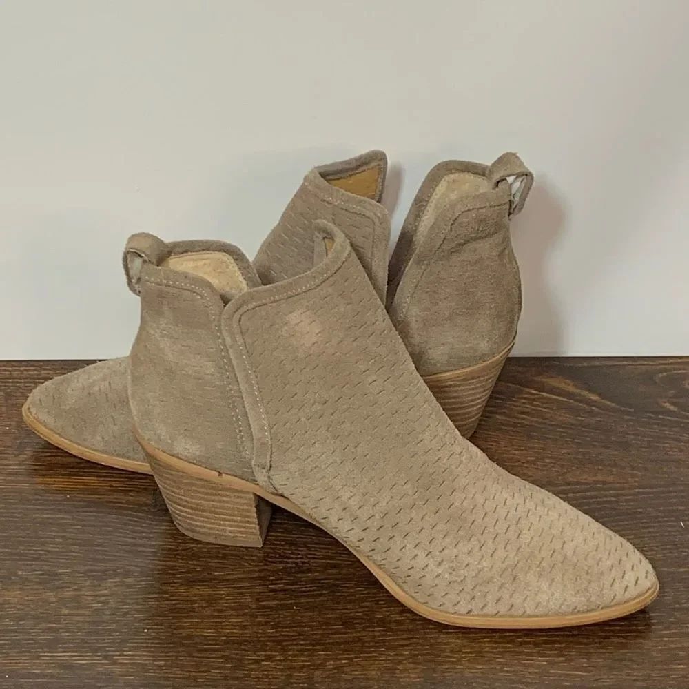 Lucky brand loria suede leather bootie size 7 1/2